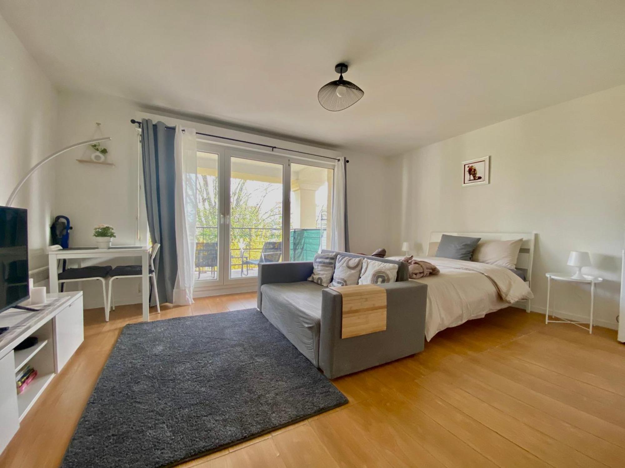 Cozy Riverfront Living, 5-Min Walk To Riverside Train Neuilly-Plaisance Exterior photo